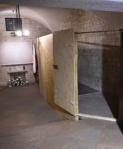 Ekspresowe prace nad sarkofagiem Lecha i Marii Kaczyńskich na Wawelu