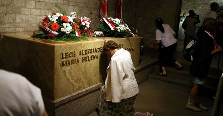 Sekcja zwłok pary prezydenckiej zakończona. Są wyniki badań DNA Lecha Kaczyńskiego