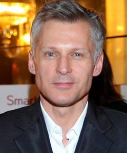 Kozyra poleciał do Bellucci z kwiatami!