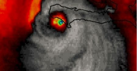 NASA pokazuje zdjęcie satelitarne huraganu Matthew