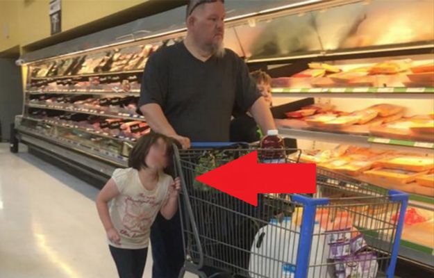 Przywiązał córkę za włosy do sklepowego wózka i robił zakupy