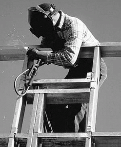 Brakuje fachowców do wytwarzania stalowych konstrukcji