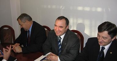Rozmowy PiS z PSL, LPR i Samoobroną ws. paktu stabilizacyjnego