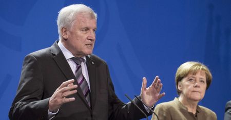 Premier Bawarii odrzuca hasło Merkel "damy radę" ws. migrantów