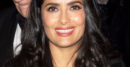 Salma Hayek zabrała córkę na premierę. 14-latka coraz bardziej przypomina matkę. Zobaczcie ich wspólne zdjęcia