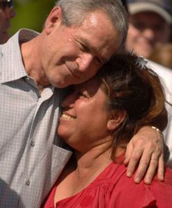 Bush wizytuje Florydę po ataku Wilmy