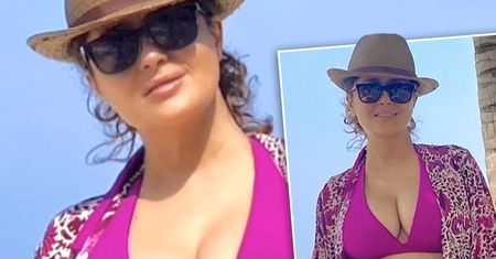 54-letnia Salma Hayek w bikini rozpala wyobraźnię na egzotycznych wakacjach. Jakie ona ma ciało!