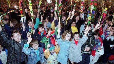 Msza święta w Niedzielę Palmową (Fot. PAP/Radek Pietruszka)