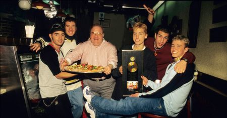 Wylansował Backstreet Boys i NSync. Przy okazji oszukiwał ich i molestował
