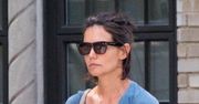 Katie Holmes bez stanika. Nie wygląda to dobrze