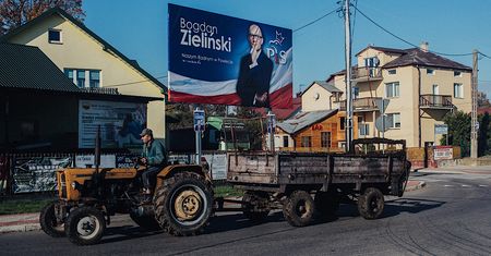 Bastion PiS nie słabnie. Mieszkańcy wsi Kulesze Kościelne mówią: To jest zakorzenione