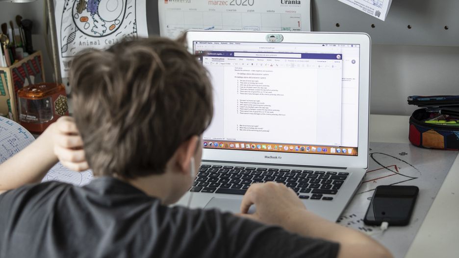 Weryfikowanie wiedzy drogą online jest problematyczne