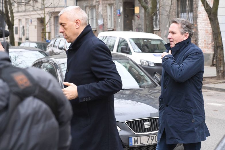 Gerald Birgfellner i Roman Giertych w drodze do prokuratury.