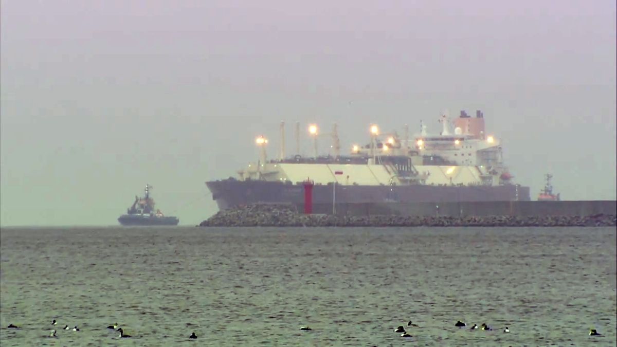 W listopadzie do Świnoujścia wpłynie transport gazu dla Ukrainy