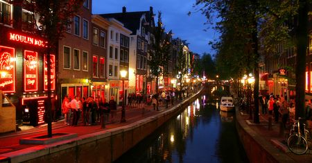 Amsterdam nocą to "dżungla bezprawia". Policja bezsilna