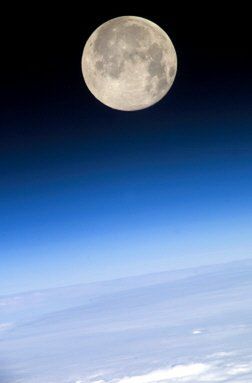Astronauci polecą na Księżyc