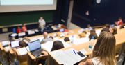 Infantylne zdjęcia przyszłych studentów. Uniwersytet Wrocławski apeluje: nie wgrywajcie zdjęć z uszami i nosami ze Snapchata