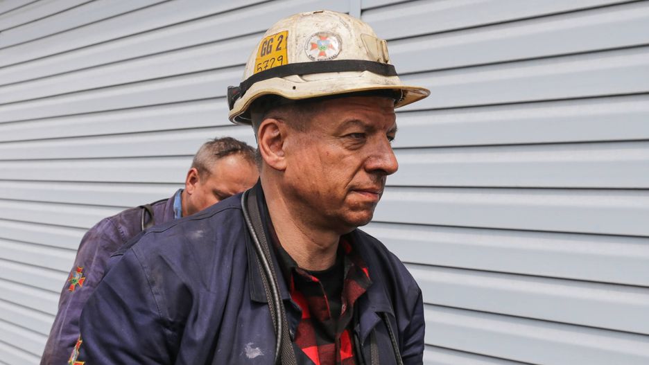 Ratownik w kopalni Zofiówka w maju 2018 r.