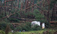 Bohaterska postawa marynarza. Przez 30 godzin po nawałnicy ratował ludzi