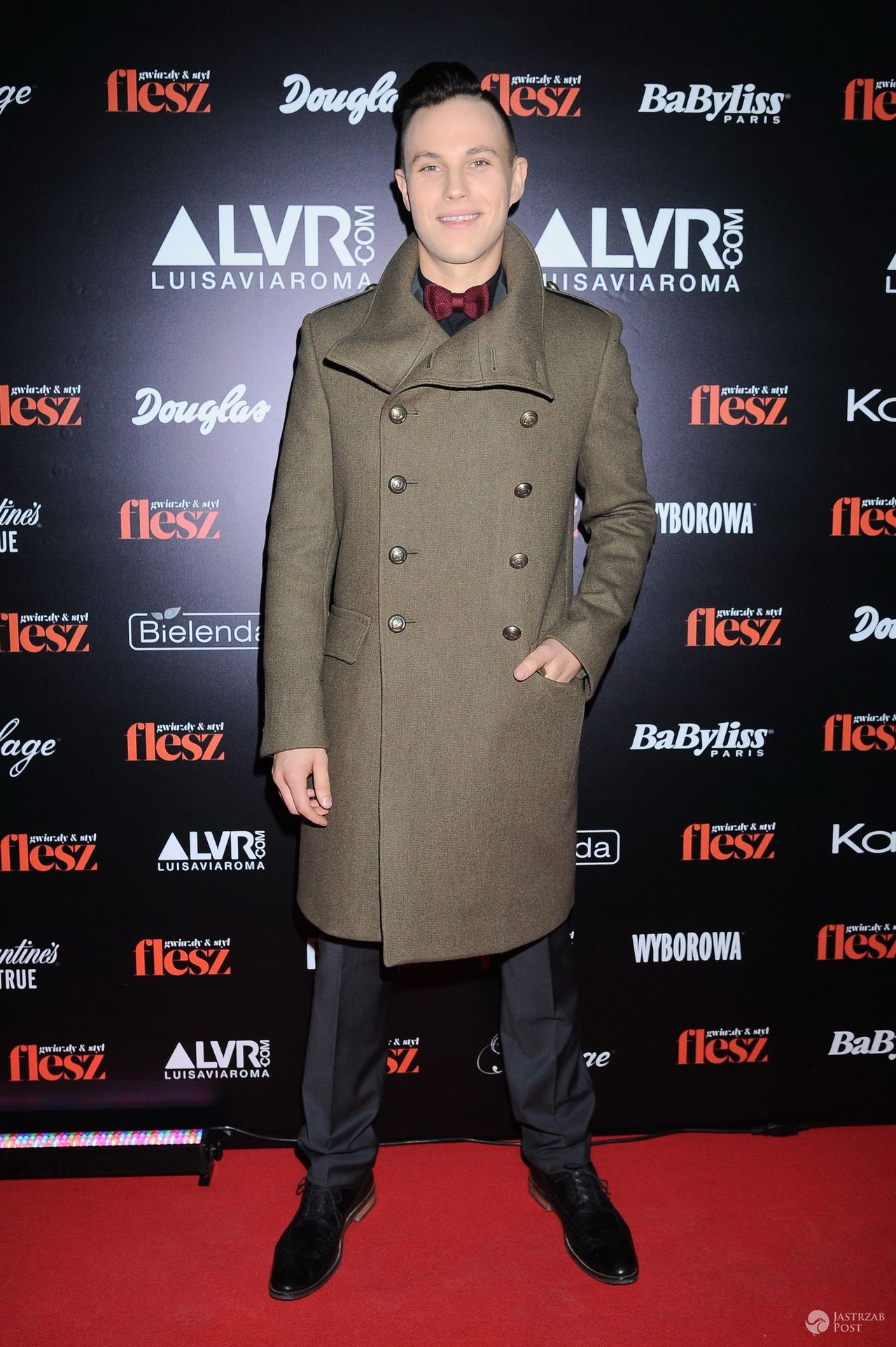 Adrian Mielnik w płaszczu Balmain x H&M, Flesz Fashion Night 2015 (fot. ONS)