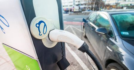 Rząd dopłaci nawet 36 tys. zł do auta na prąd. Jest warunek