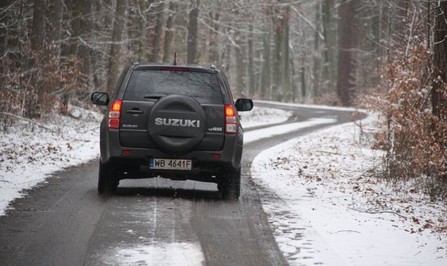 Suzuki Grand Vitara 2.4 Premium: bezpieczniej na czterech