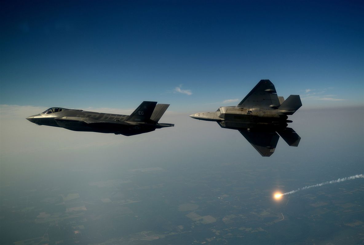 Samoloty F-22 i F-35 zaprojektowano z uwzględnieniem wymagań stealth 