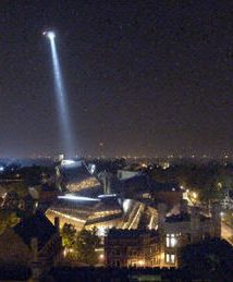 Strzały na szkolnym korytarzu