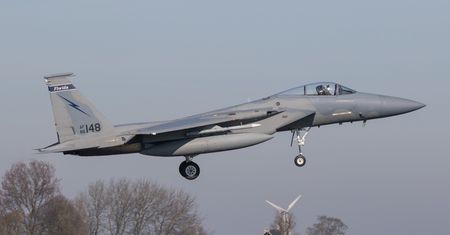 Wielkopolska. Awaryjne lądowanie F-15 w Powidzu