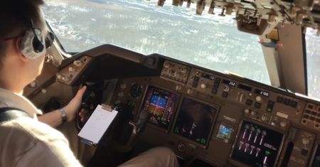 W żyłach tego pilota jest lód. Posadził 747 w czasie wichury