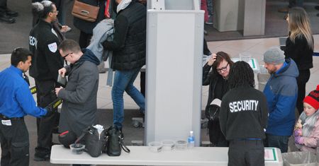 Pasażer jak terrorysta. Kontrole lotniskowe czeka jeszcze kolejna rewolucja