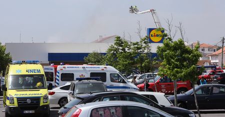Samolot runął na parking Lidla w Portugalii. Są zabici