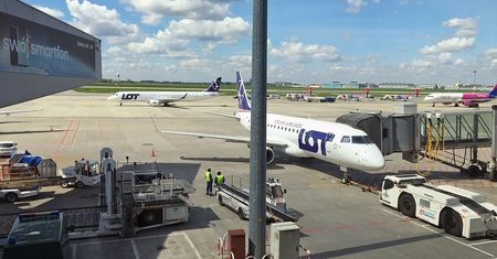 LOT wypożycza zastępcze samoloty. Zastąpią uziemione Boeingi