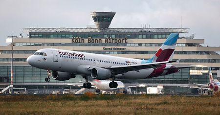 Berlin. Turbulencje podczas lotu z Kalabrii
