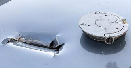 Fragment airbusa oderwał się w locie i trafił w samochód