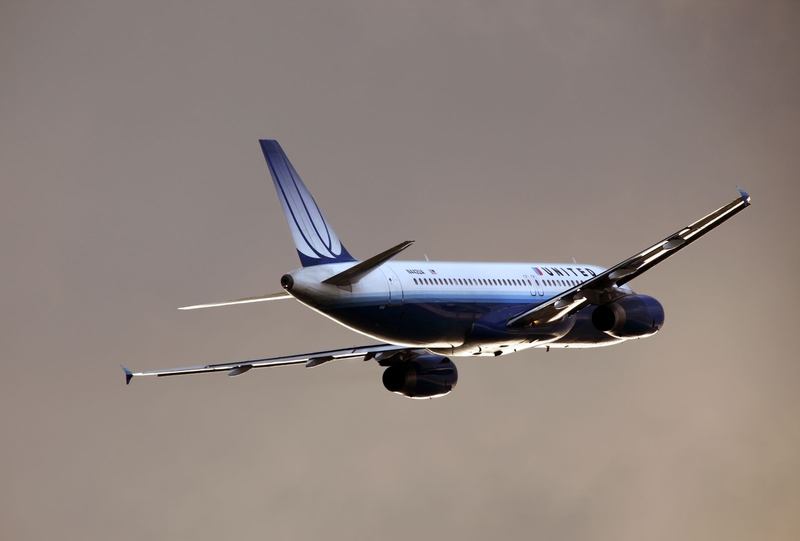 Samolot airbus A320 United Airlines