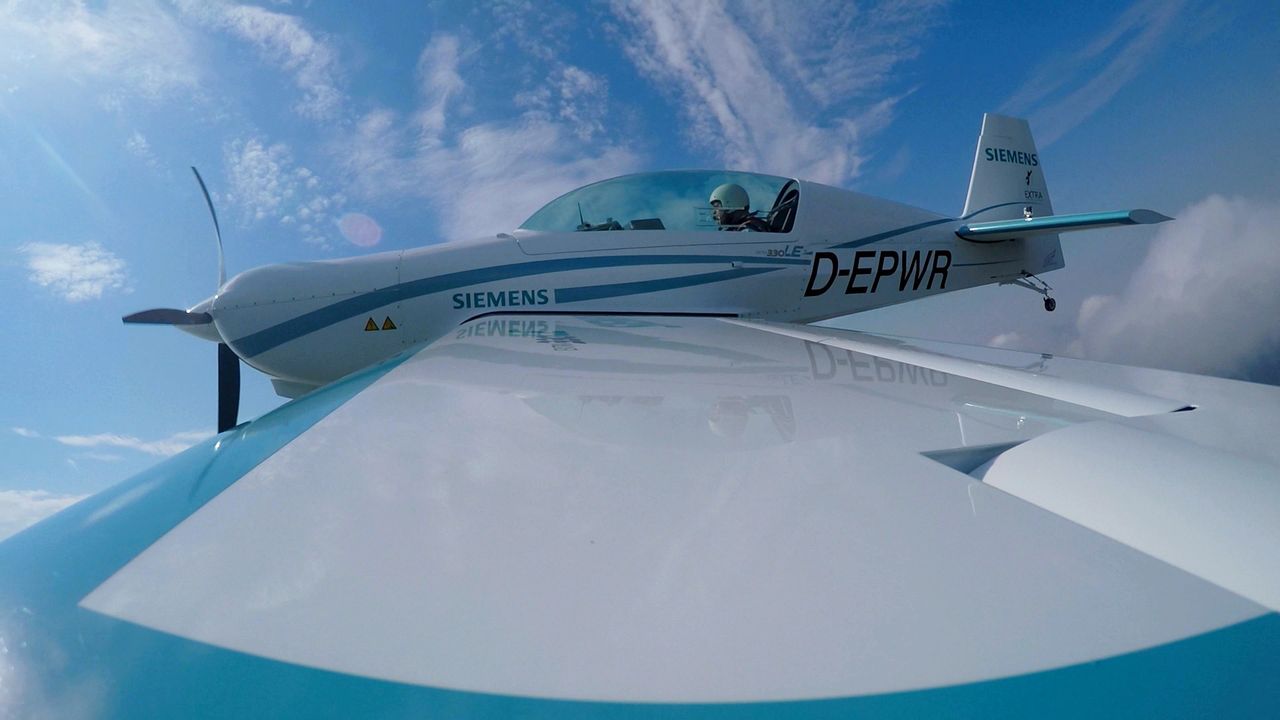 Nowy rekord prędkości elektrycznego samolotu. Maszyna z silnikiem Siemensa osiągnęła prędkość 343 km/h