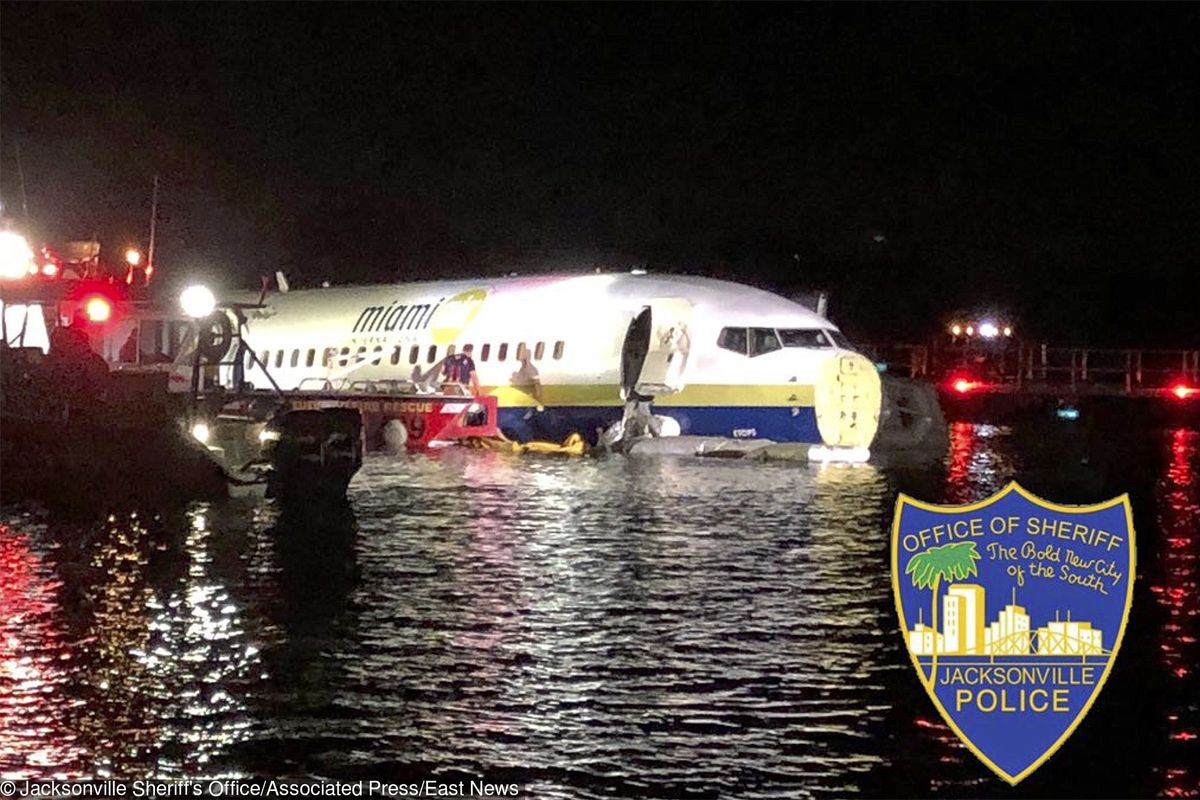 Miami Air: 136 pasażerów na pokładzie. Samolot wpadł do rzeki