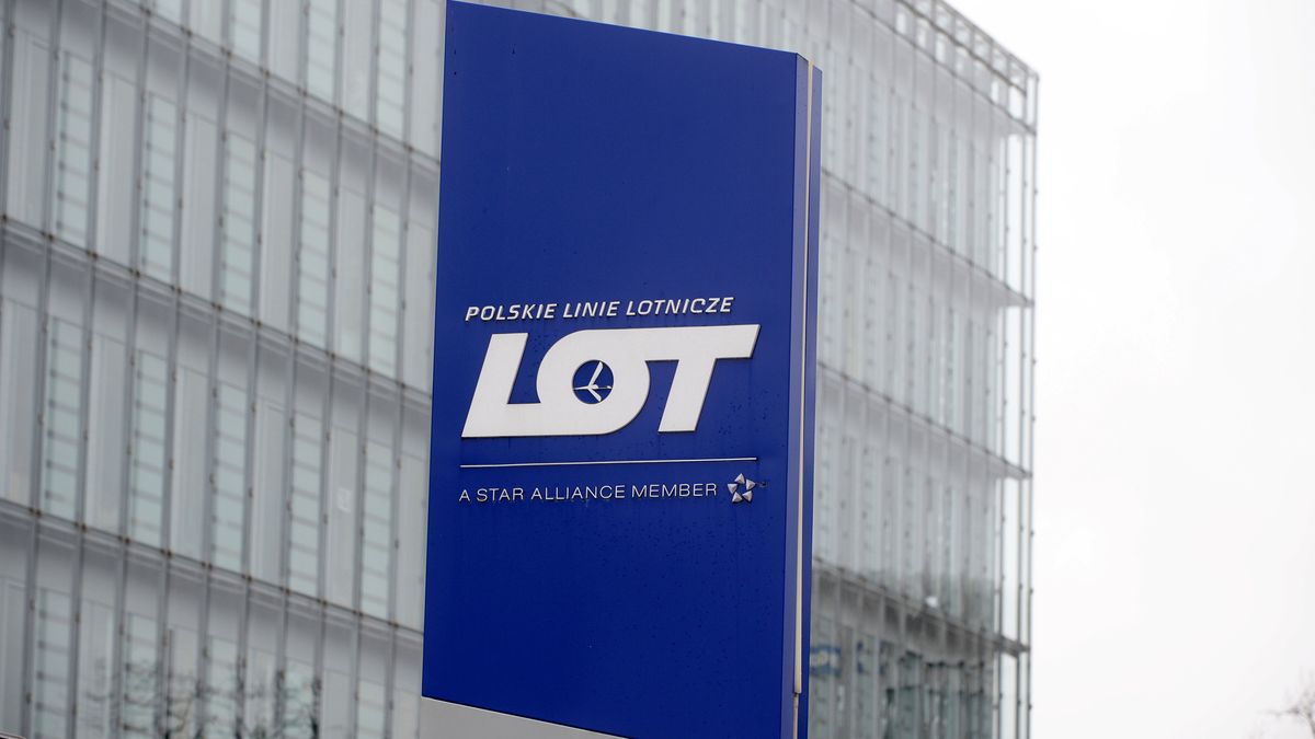 Sieć Obywatelska Watchdog Polska zapytała krajowego przewoźnika o wysokości wynagrodzeń członków zarządu PLL LOT.