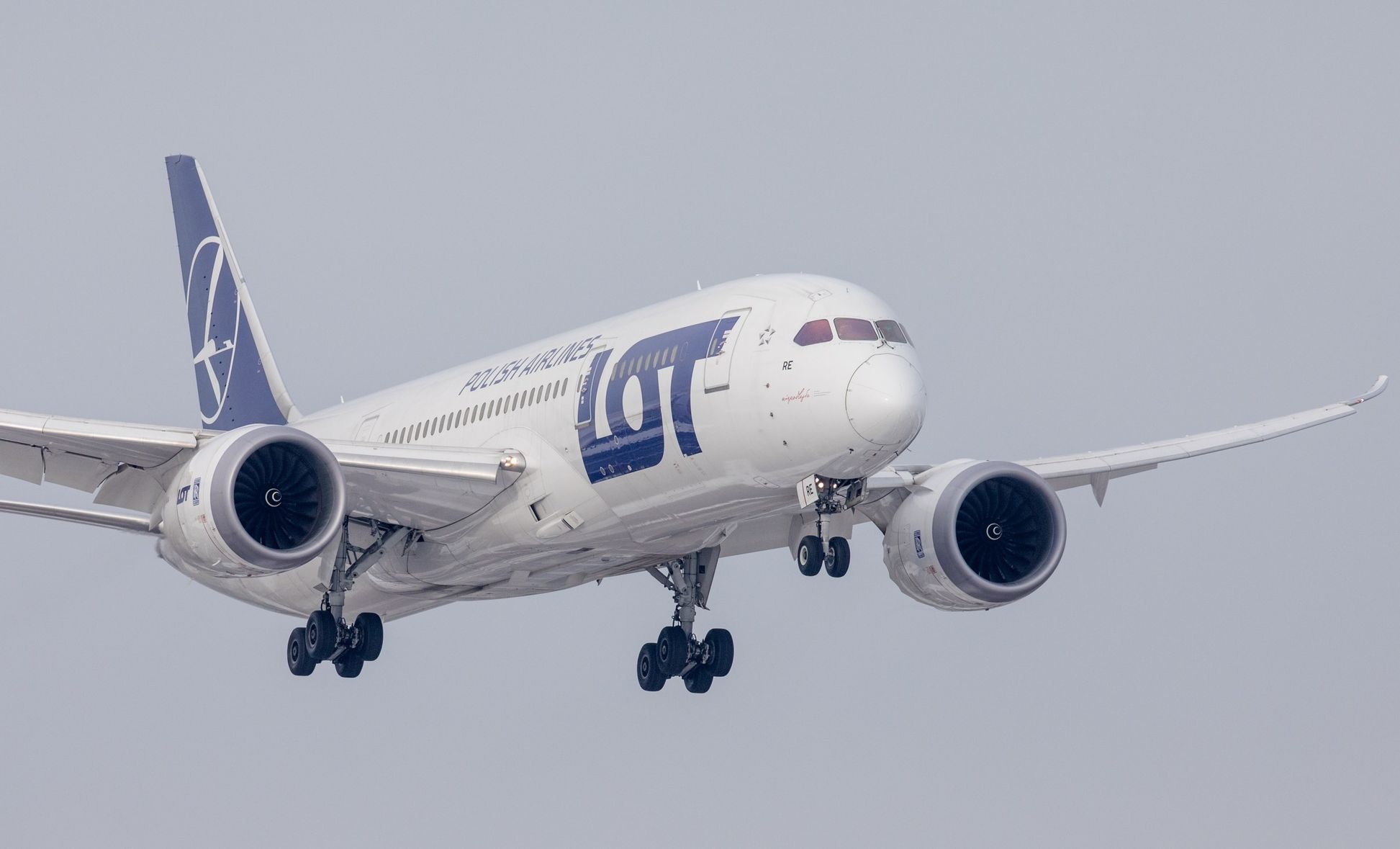 Boeing 767 SP-LPC na lotnisku w Warszawie.