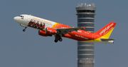 Stewardesy w bikini na pokładzie samolotu. VietJet Air lubi zaskakiwać