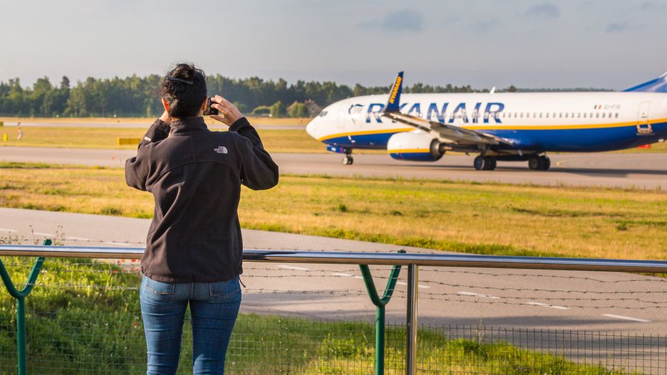 Dlaczego Ryanair odwołuje loty? Ponad 100 pilotów uciekło do do konkurencji.