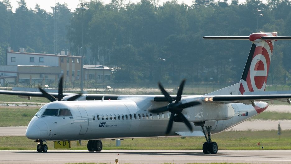 Poznań-Ławica. Awaria silnika samolotu.