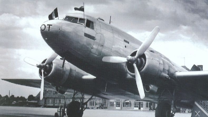 Samoloty Polskich Linii Lotniczych LOT przed wojną na pokład zabierały kilkunastu pasażerów. Na zdjęciu Douglas DC-2