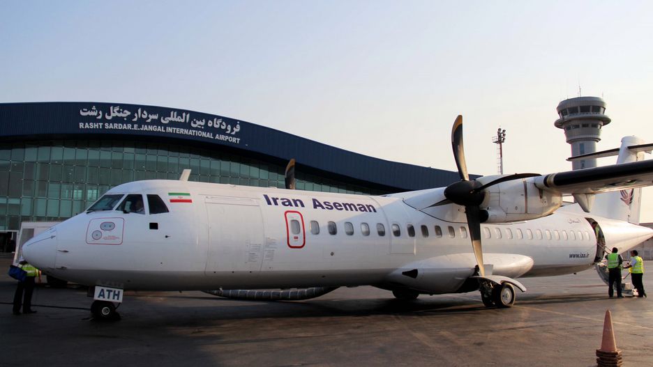 Pasażerski samolot turbośmigłowy ATR 72 należący do linii Aseman