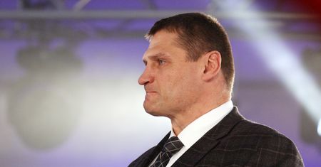 Matka Andrzeja Gołoty chce być kandydatką PSL, ale chwali rządzących. Jest reakcja