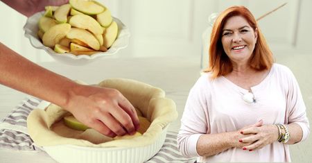 Katarzyna Dowbor robi szarlotkę z 5 składników. Nie ma łatwiejszego przepisu