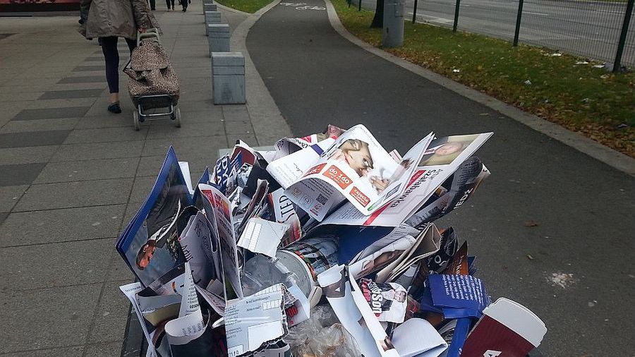 Materiały wyborcze w śmietniku