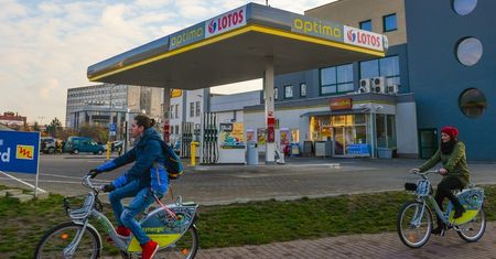 Rekordowe statystyki Lotosu. Sprzedał prawie 5,5 mln ton oleju napędowego