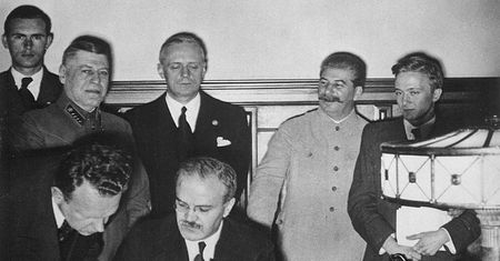 Rosja ujawnia tajne dokumenty. Chodzi o sowiecko-nazistowski pakt